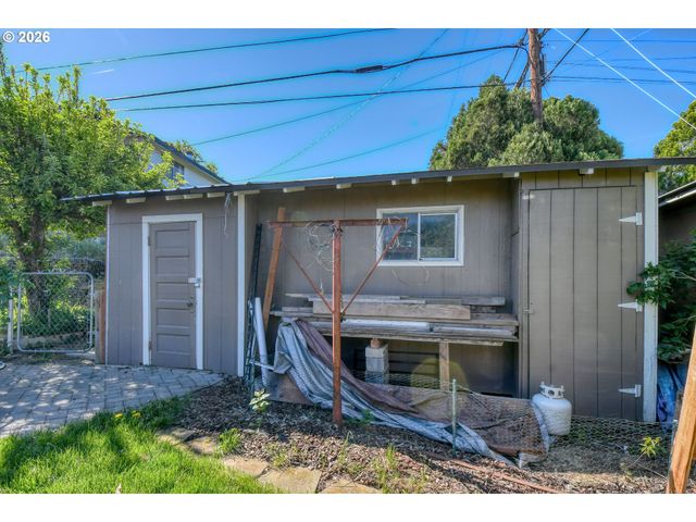 1107 Sw 23RD St, Pendleton, OR 97801