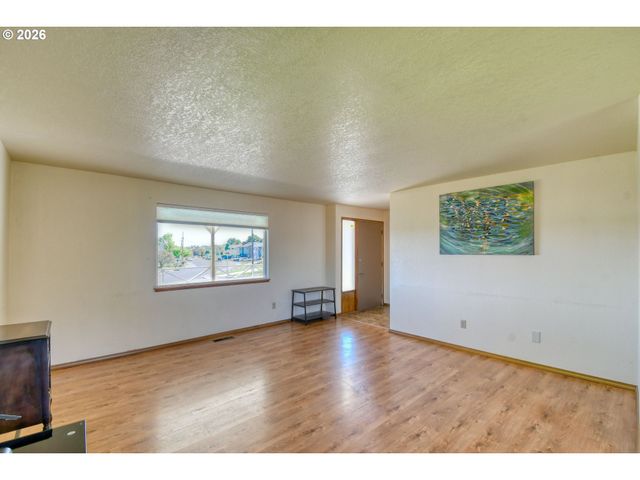 1107 Sw 23RD St, Pendleton, OR 97801