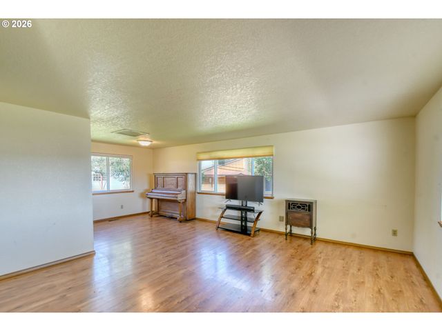 1107 Sw 23RD St, Pendleton, OR 97801