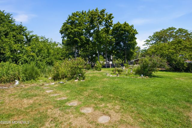 674 E Bay Avenue, Barnegat, NJ 08005