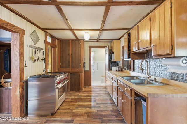 674 E Bay Avenue, Barnegat, NJ 08005