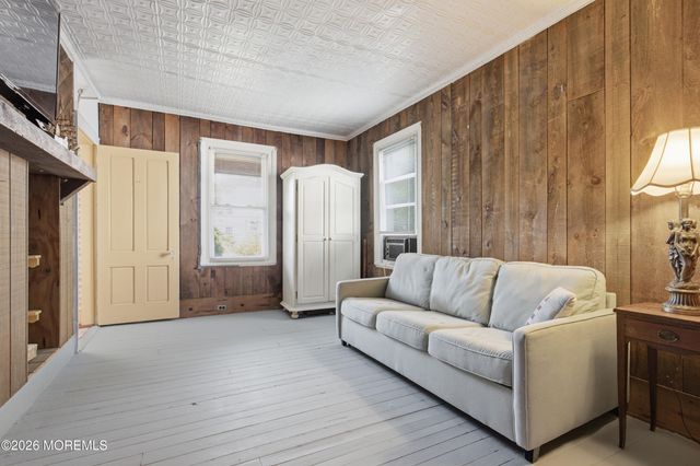 674 E Bay Avenue, Barnegat, NJ 08005