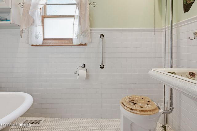 674 E Bay Avenue, Barnegat, NJ 08005