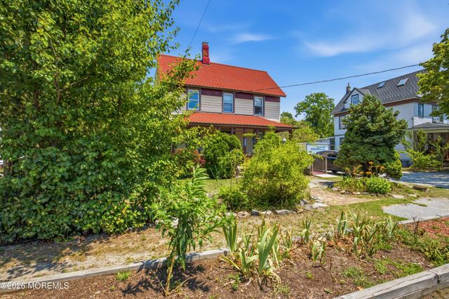 674 E Bay Avenue, Barnegat, NJ 08005