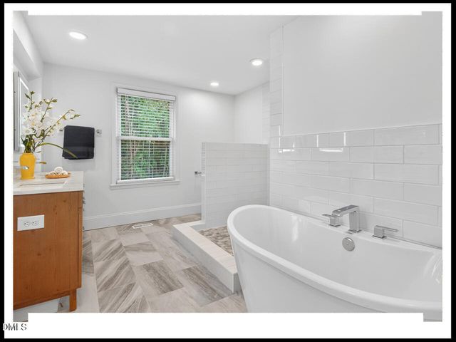 100 Eastwood Lake Road, Chapel Hill, NC 27514