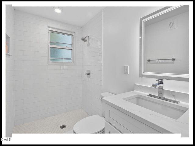 100 Eastwood Lake Road, Chapel Hill, NC 27514