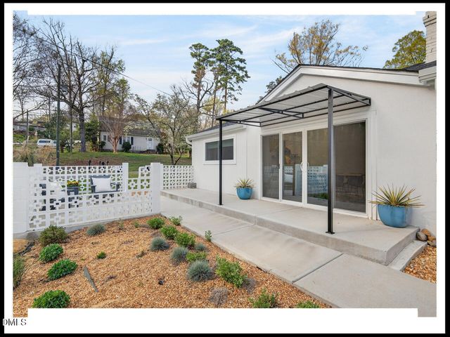 100 Eastwood Lake Road, Chapel Hill, NC 27514