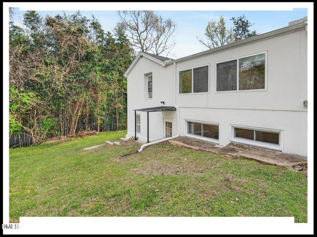 100 Eastwood Lake Road, Chapel Hill, NC 27514