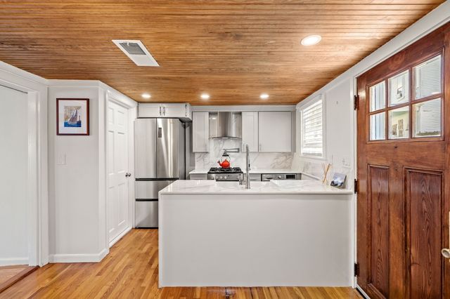 7 Lee 3, Marblehead, MA 01945