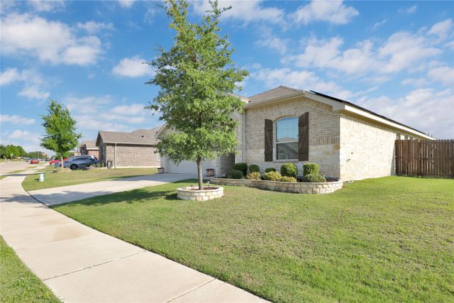 5320 Creek Hill Lane, Fort Worth, TX 76179