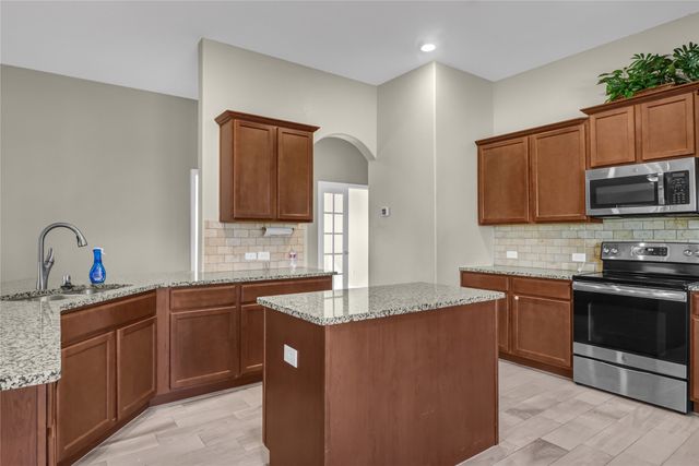 5320 Creek Hill Lane, Fort Worth, TX 76179