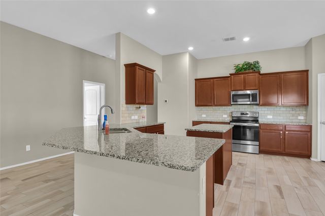 5320 Creek Hill Lane, Fort Worth, TX 76179