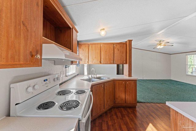 1844 Suavez Dr, Lillian, AL 36549