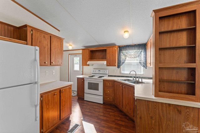 1844 Suavez Dr, Lillian, AL 36549