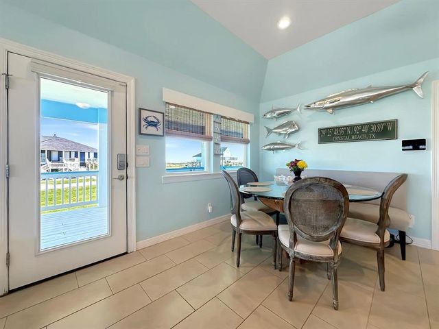 808 Pinata Drive, Crystal Beach, TX 77650