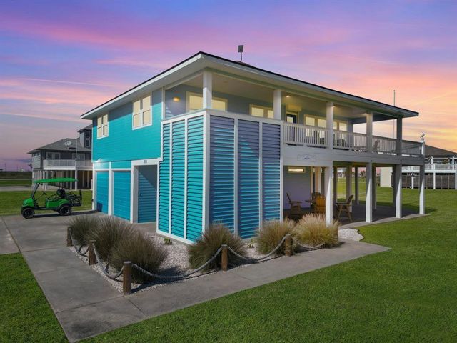 808 Pinata Drive, Crystal Beach, TX 77650