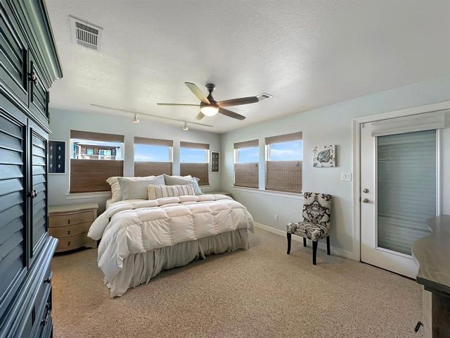 808 Pinata Drive, Crystal Beach, TX 77650
