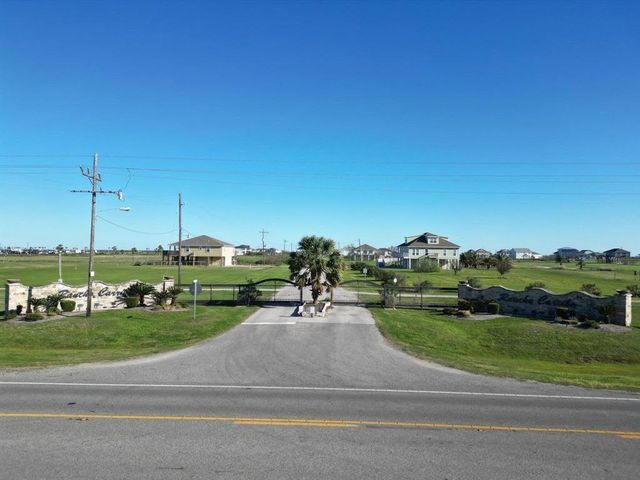 808 Pinata Drive, Crystal Beach, TX 77650