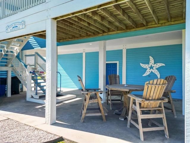 808 Pinata Drive, Crystal Beach, TX 77650