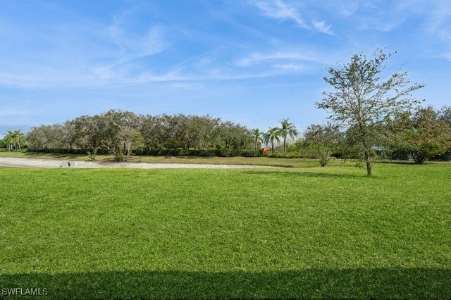10313 Silver Pond LN, Lehigh Acres, FL 33936