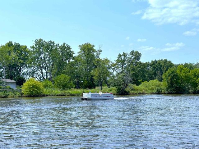 7708 N Barekman Court, Monticello, IN 47960
