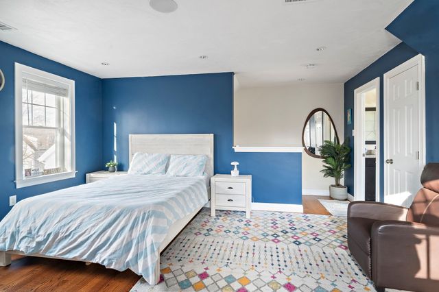 7 Gem Ave 7, Boston, MA 02135