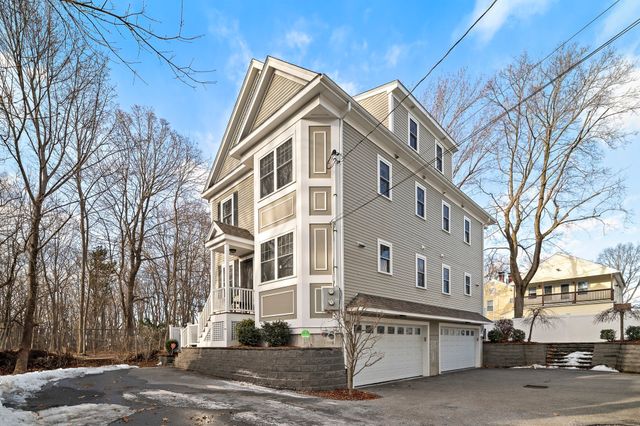 7 Gem Ave 7, Boston, MA 02135