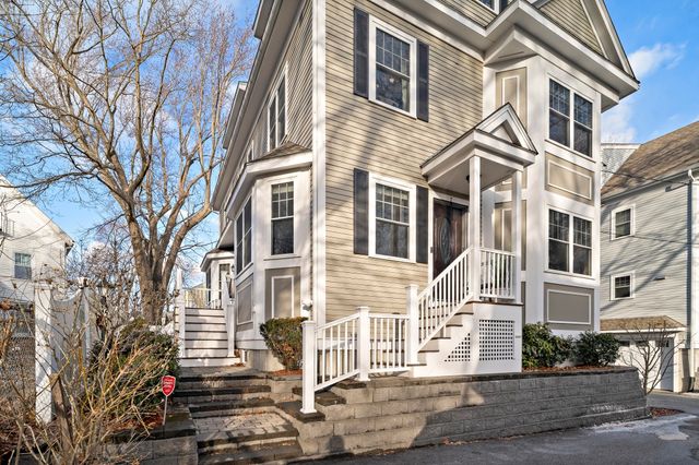 7 Gem Ave 7, Boston, MA 02135