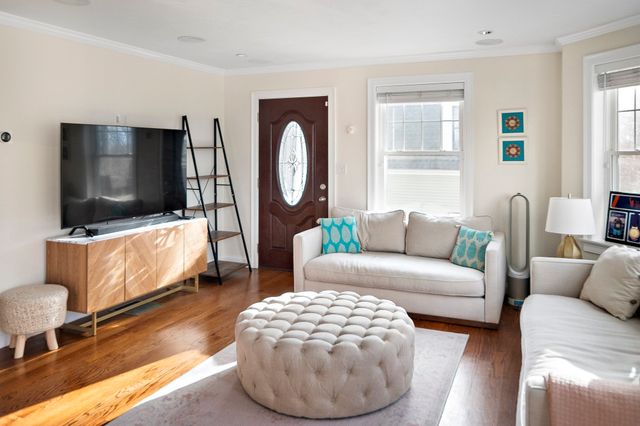 7 Gem Ave 7, Boston, MA 02135