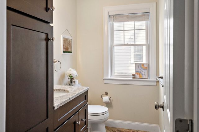 7 Gem Ave 7, Boston, MA 02135