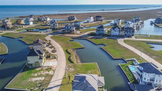 8 Fleming, Hitchcock, TX 77563