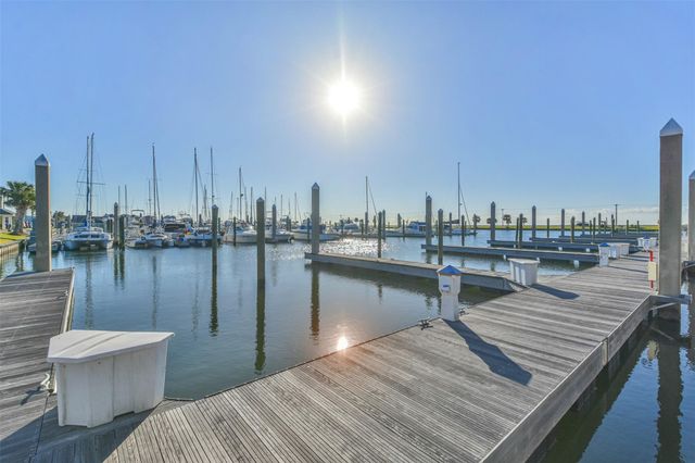 8 Fleming, Hitchcock, TX 77563