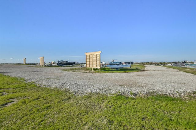 8 Fleming, Hitchcock, TX 77563