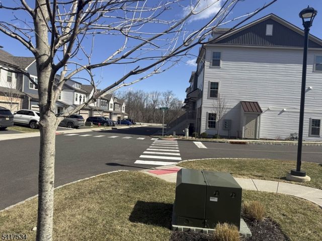 8 Aster Blvd, Warren Twp., NJ 07059