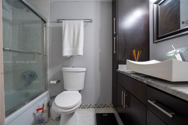 601 Three Islands Blvd 117, Hallandale Beach, FL 33009