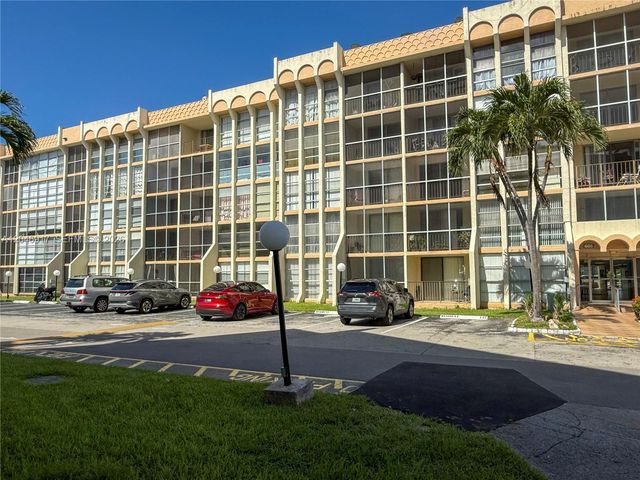 601 Three Islands Blvd 117, Hallandale Beach, FL 33009
