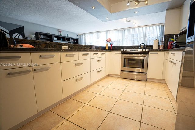 601 Three Islands Blvd 117, Hallandale Beach, FL 33009