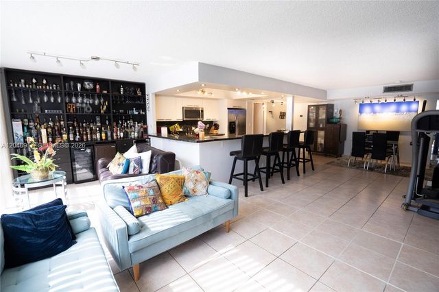 601 Three Islands Blvd 117, Hallandale Beach, FL 33009