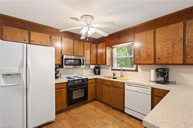 424 West Street, King, NC 27021