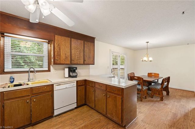 424 West Street, King, NC 27021