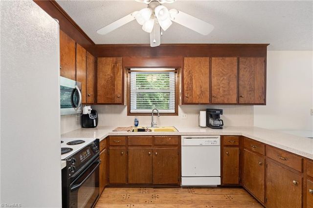 424 West Street, King, NC 27021
