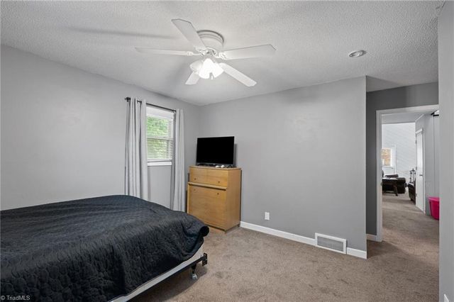 424 West Street, King, NC 27021