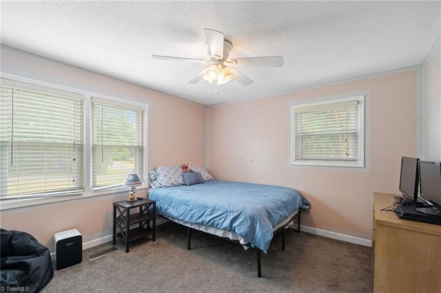 424 West Street, King, NC 27021