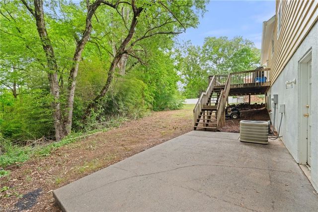424 West Street, King, NC 27021