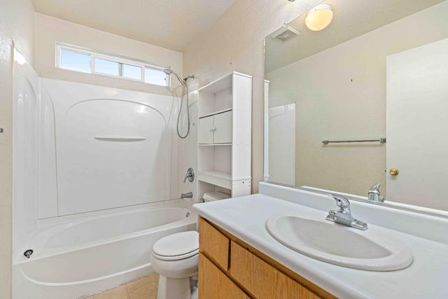 310 W F St, Turlock, CA 95380