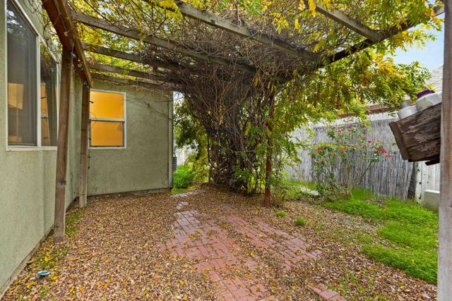 310 W F St, Turlock, CA 95380