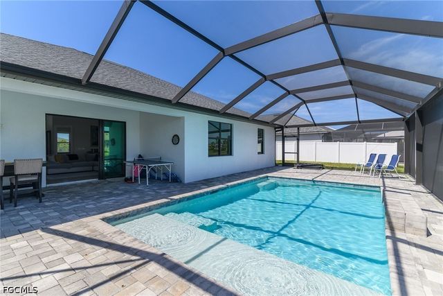 635 NE 7th TER, Cape Coral, FL 33909