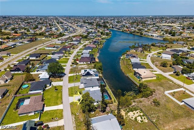 635 NE 7th TER, Cape Coral, FL 33909