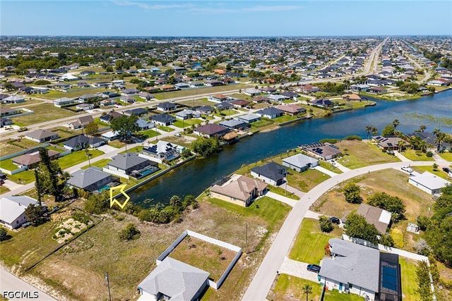 635 NE 7th TER, Cape Coral, FL 33909