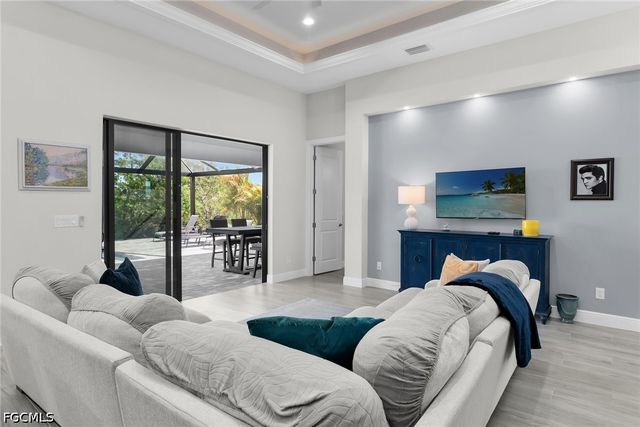 635 NE 7th TER, Cape Coral, FL 33909